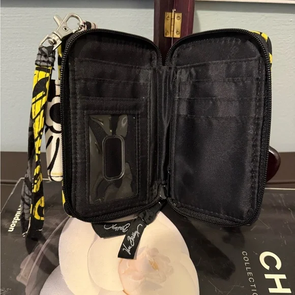 Vera Bradley Quilted Fabric Zip Wallet ID Phone Case Wristlet - Picture 3 of 3